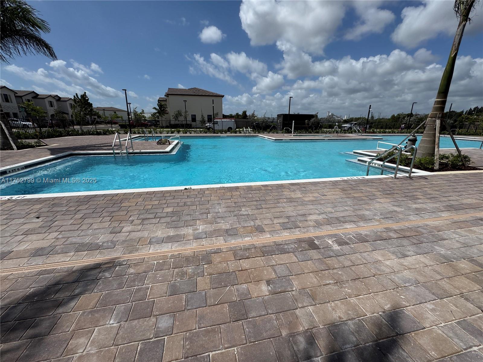 SIENNA RESERVA - Residential Lease