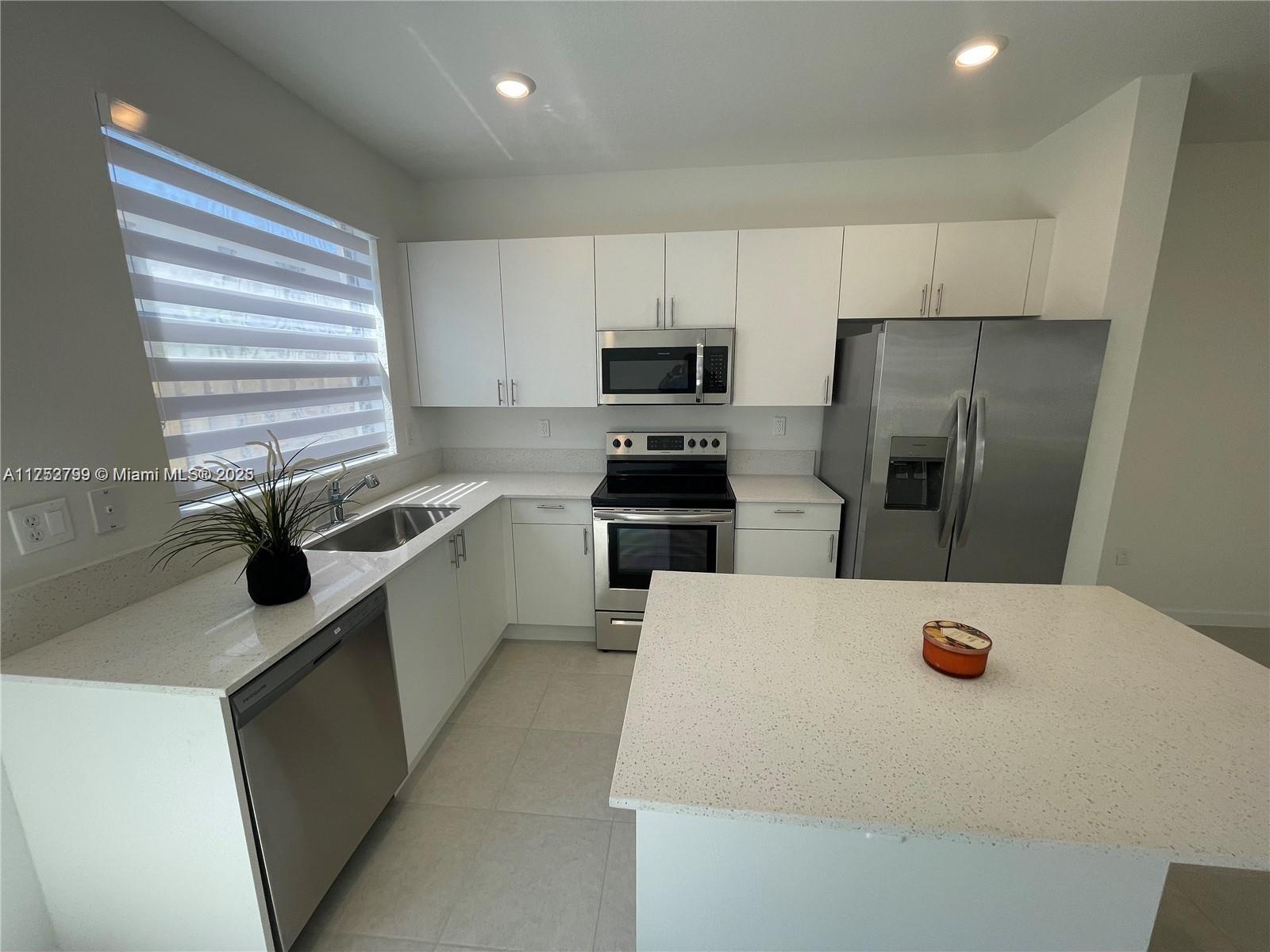 SIENNA RESERVA - Residential Lease