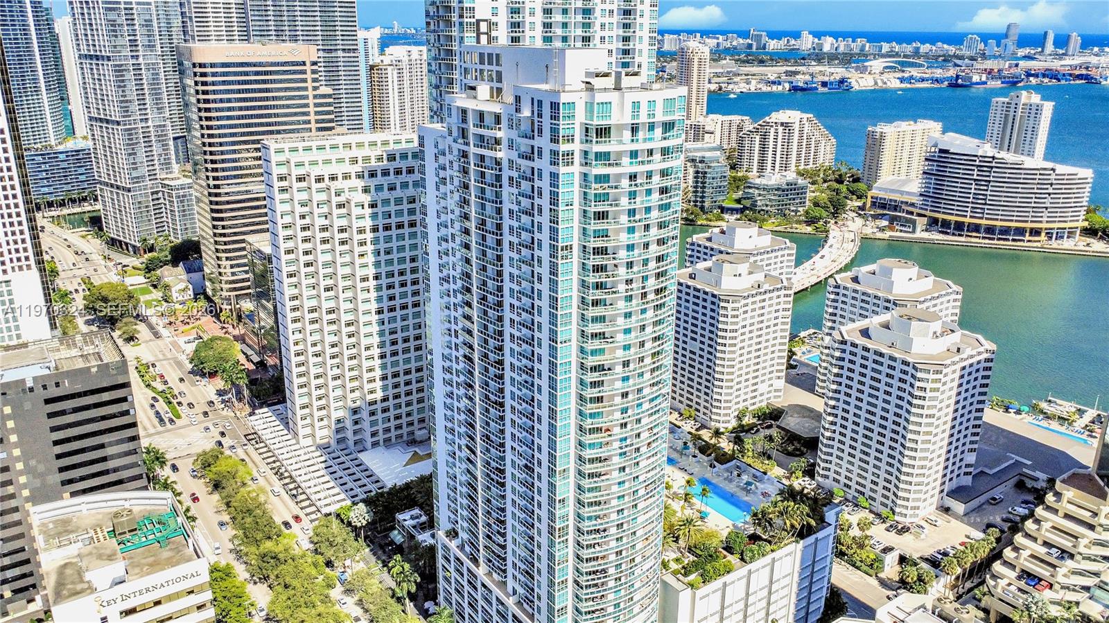 THE PLAZA 901 BRICKELL CO - Residential