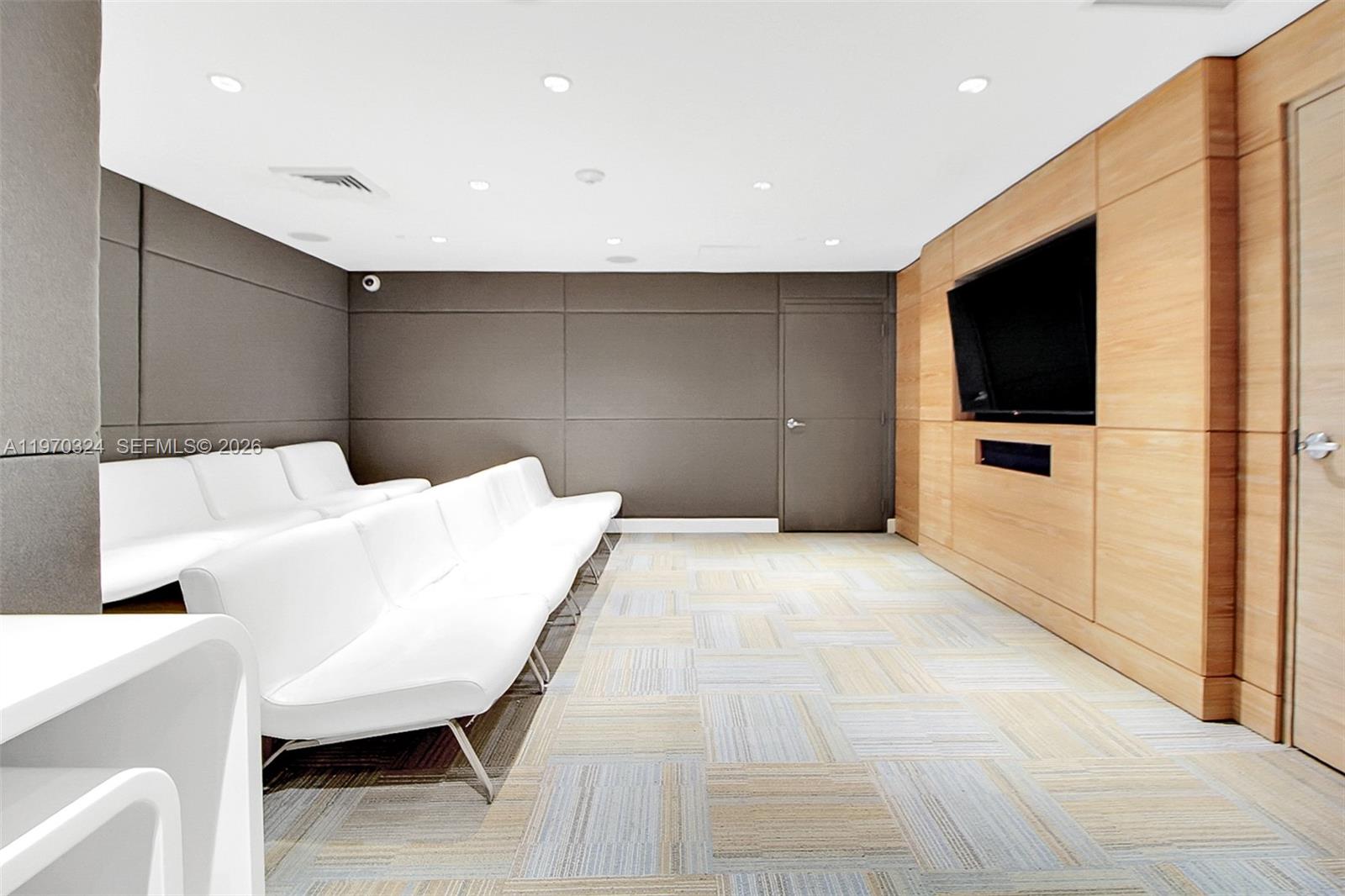 THE PLAZA 901 BRICKELL CO - Residential