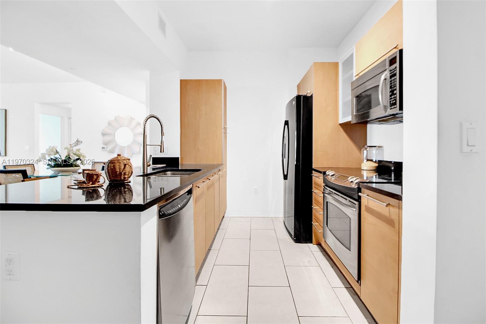 THE PLAZA 901 BRICKELL CO - Residential