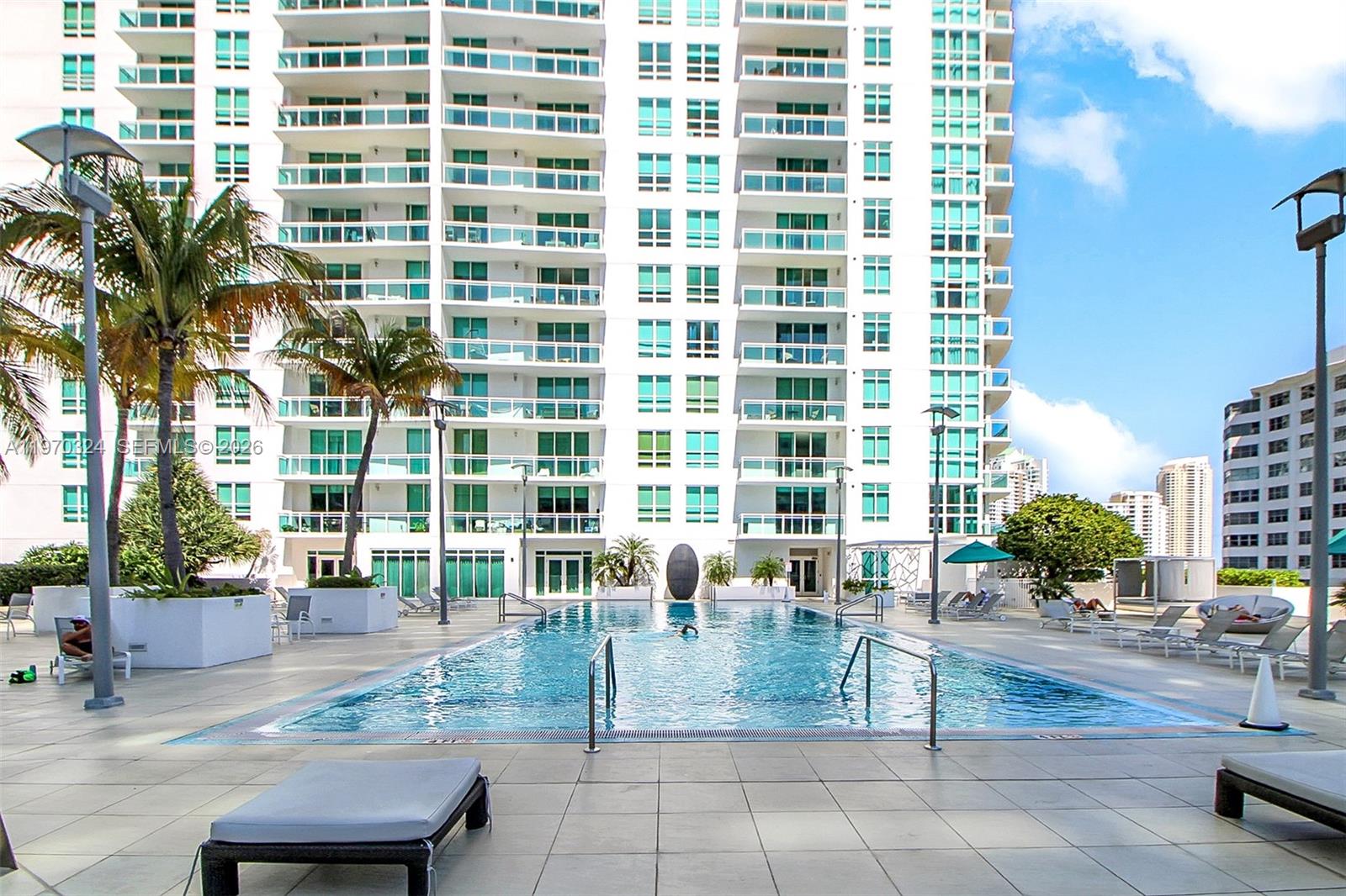 THE PLAZA 901 BRICKELL CO - Residential