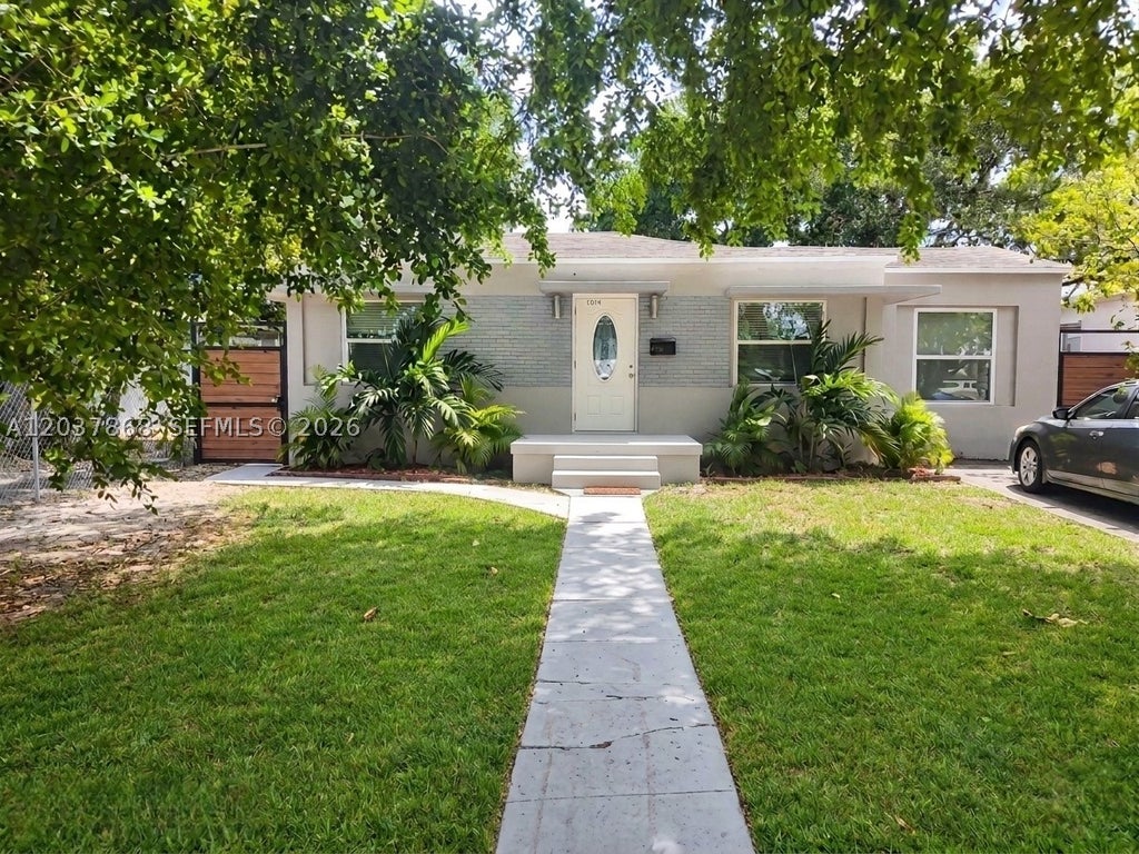 Photo of 2434 Polk St, Hollywood, FL 33020 (MLS # A12037868)