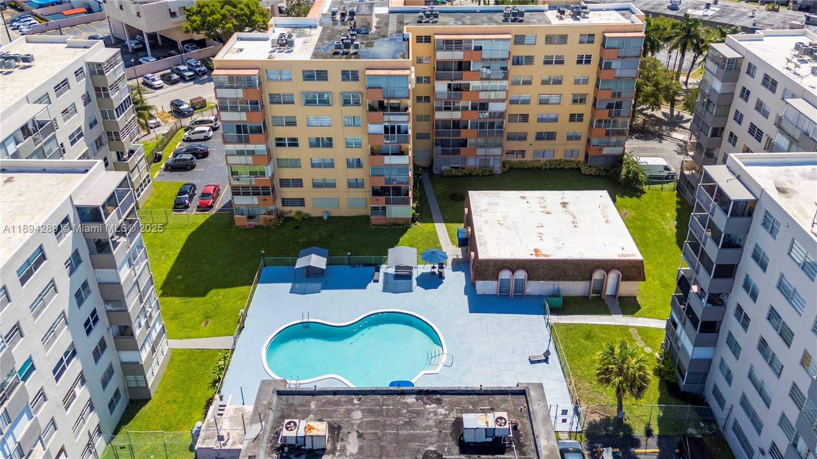 View photos, virtual tours, details... 16400 NE 17th Ave 601