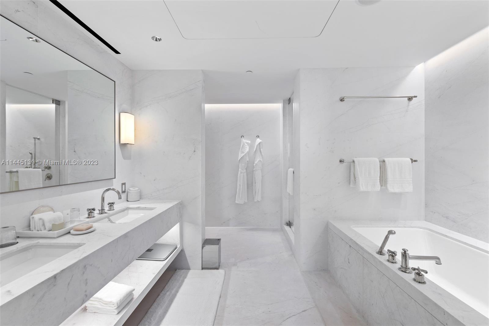 SURF CLUB CONDO - Residential