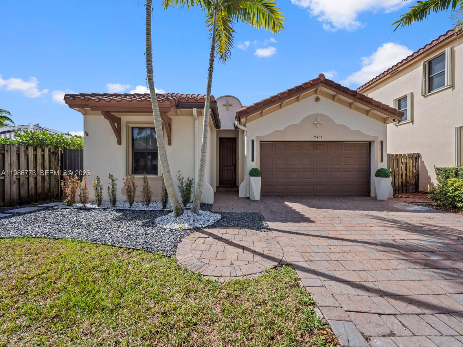 15404 SW 175th St, Miami, FL, 33187/$739,800 2 15404 SW 175th St