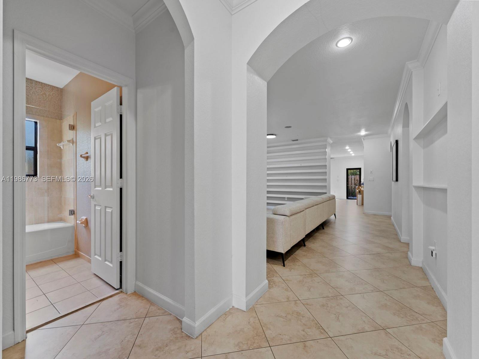 15404 SW 175th St, Miami, FL, 33187/$739,800 3 15404 SW 175th St