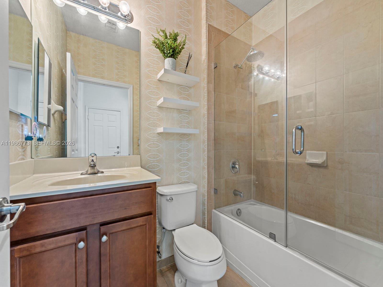 15404 SW 175th St, Miami, FL, 33187/$739,800 4 15404 SW 175th St