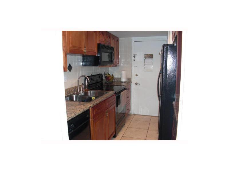 CRANDON TOWER CONDO - Residential Lease