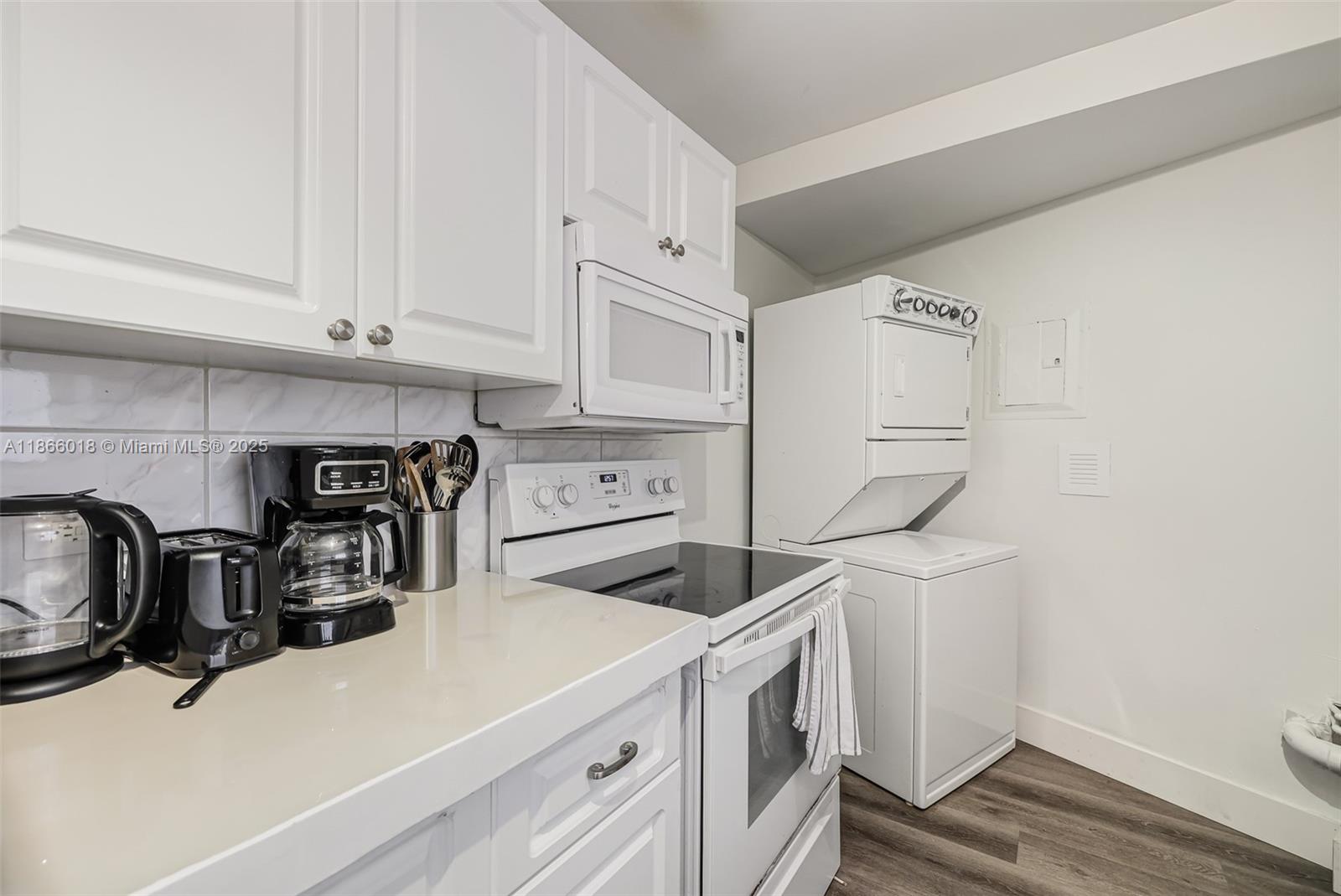 OCTAGON TOWERS I CONDO - Residential