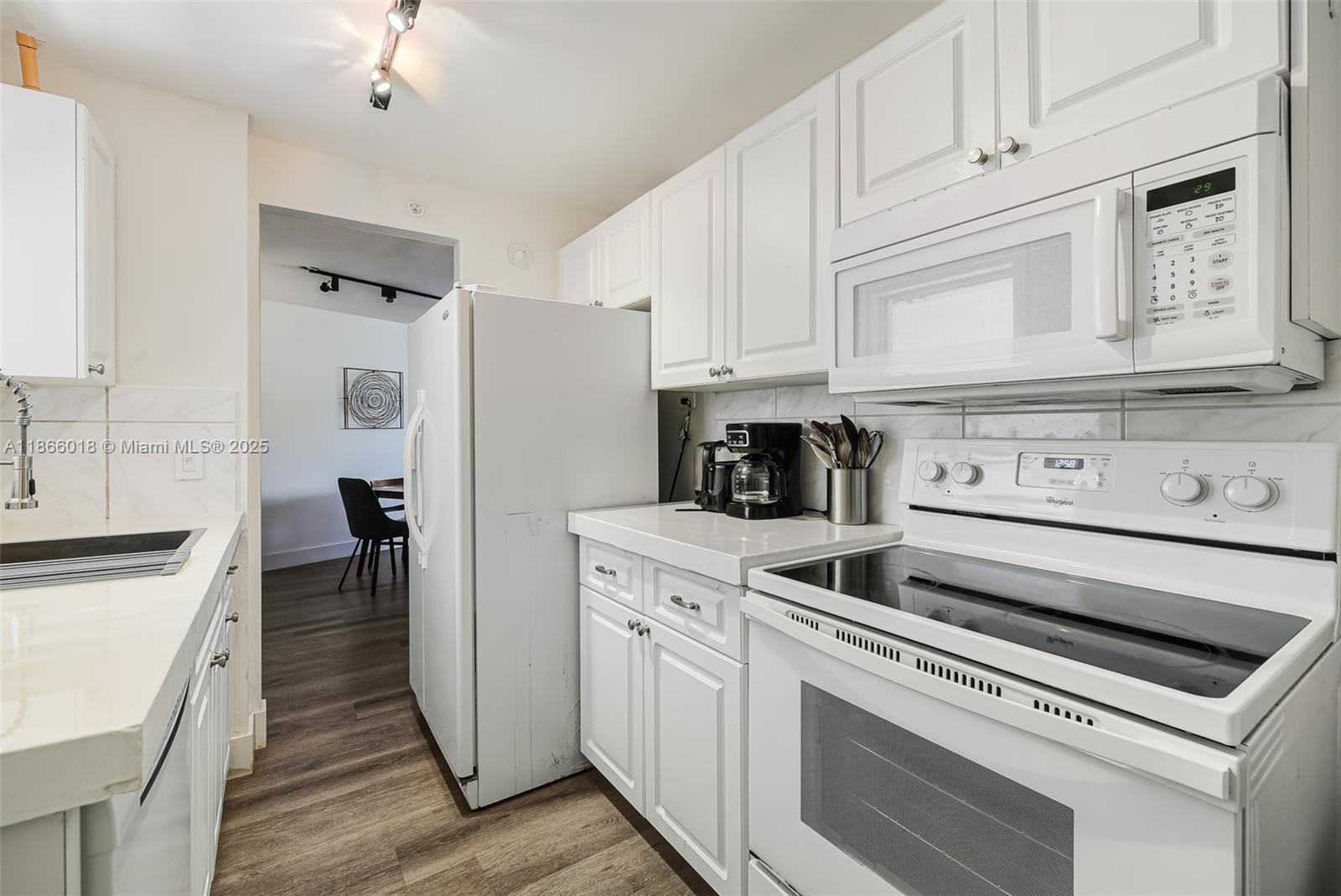 OCTAGON TOWERS I CONDO - Residential