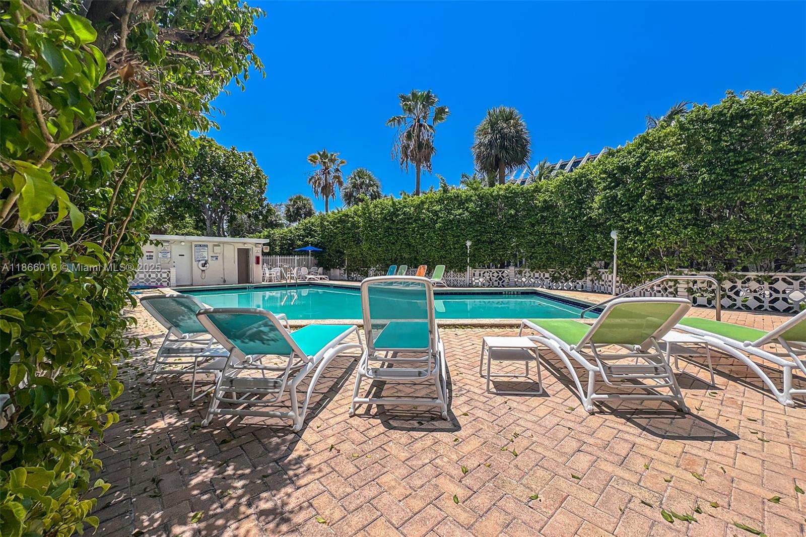 OCTAGON TOWERS I CONDO - Residential