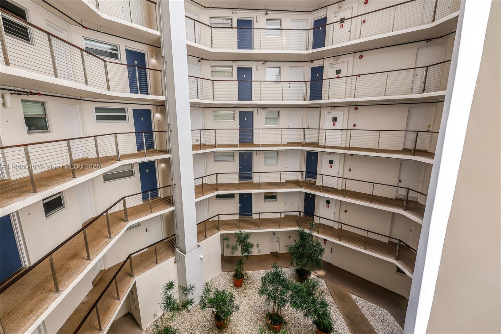 OCTAGON TOWERS I CONDO - Residential