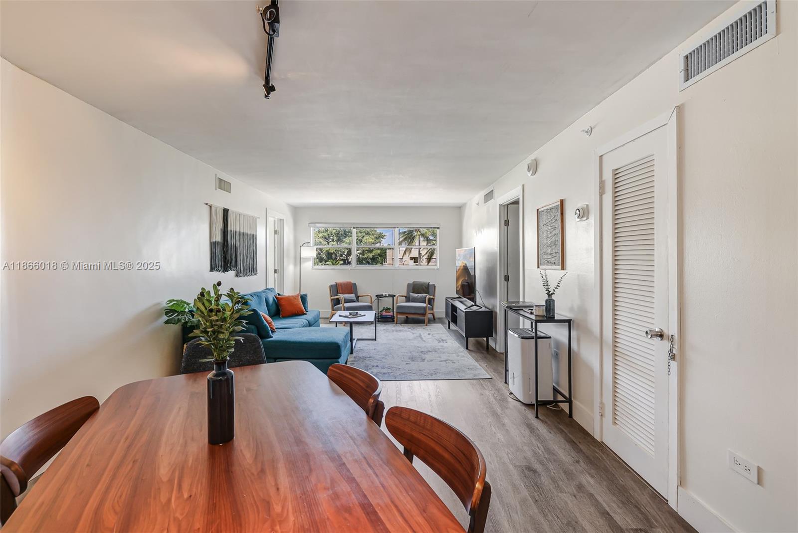 OCTAGON TOWERS I CONDO - Residential