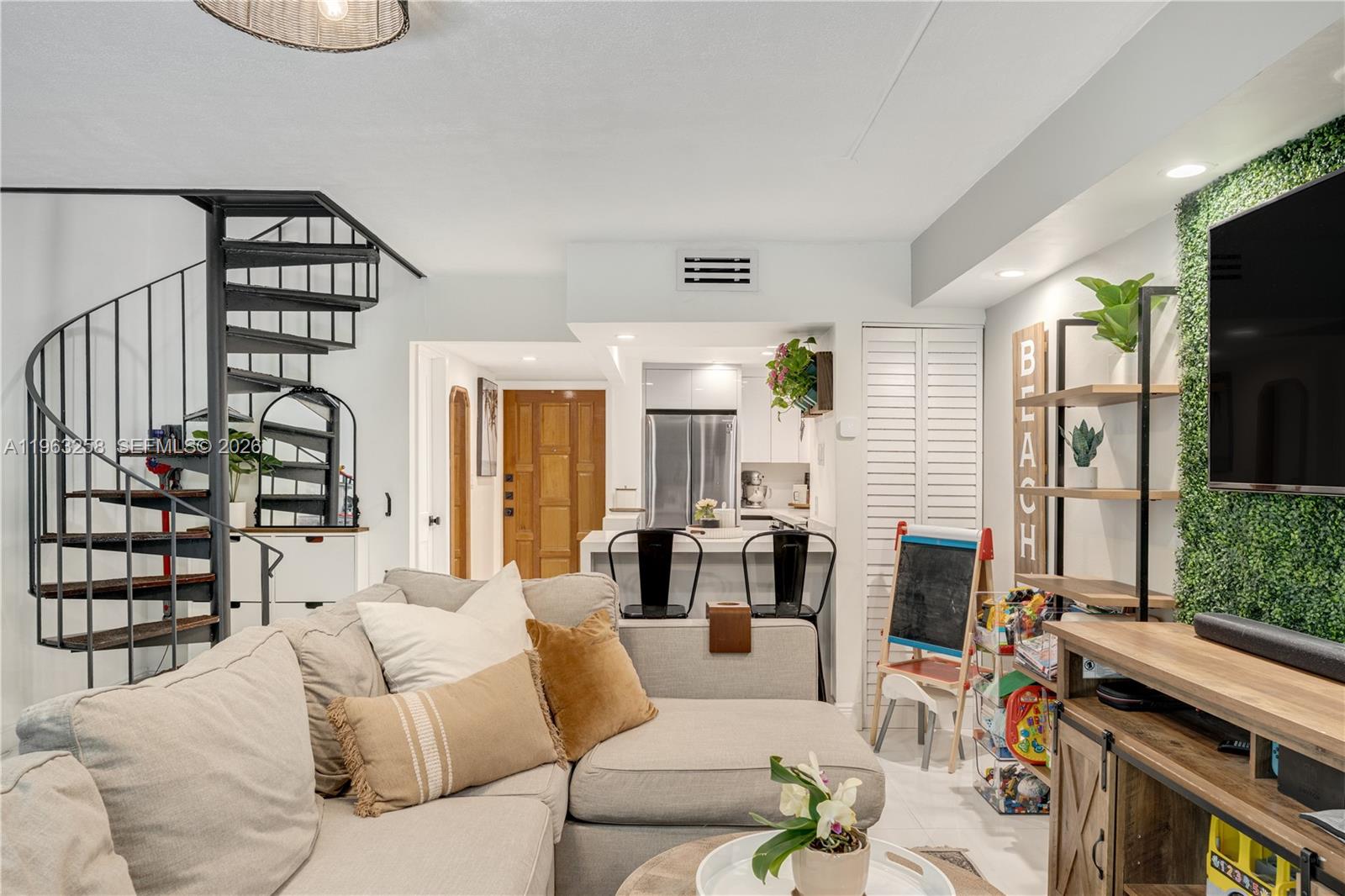 GROVE PARADISE CONDO - Residential