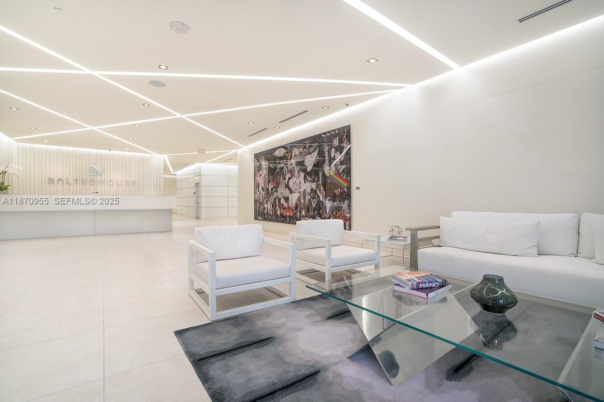 4250 Biscayne Blvd 1215