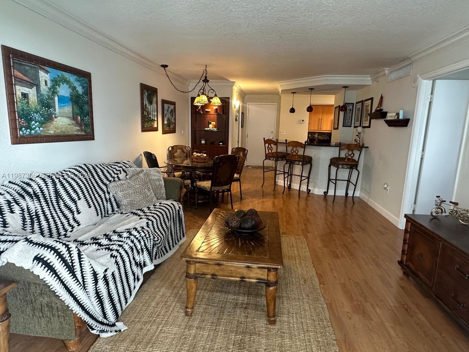 THE COLLINS CONDO - Residential Lease