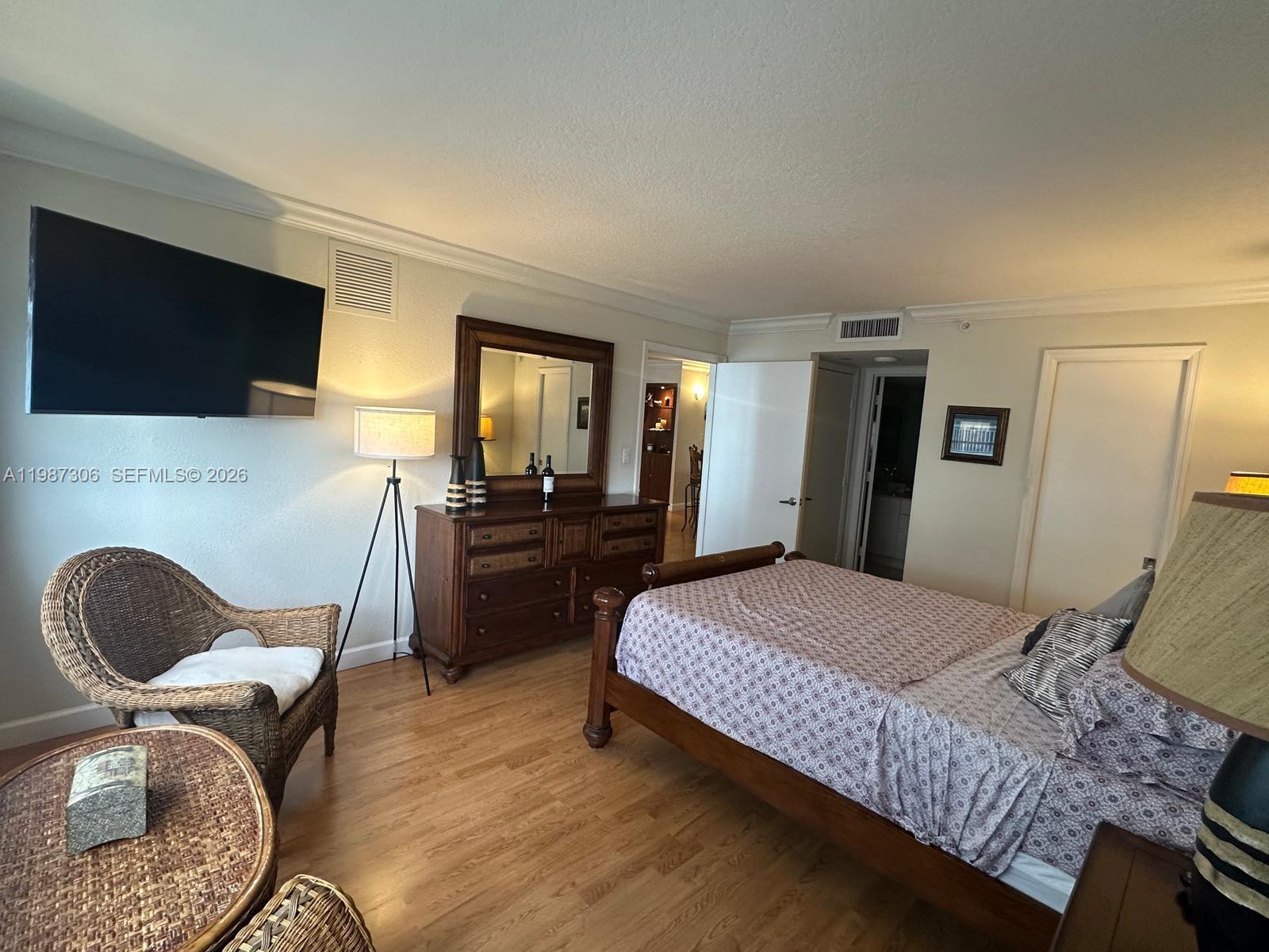 THE COLLINS CONDO - Residential Lease