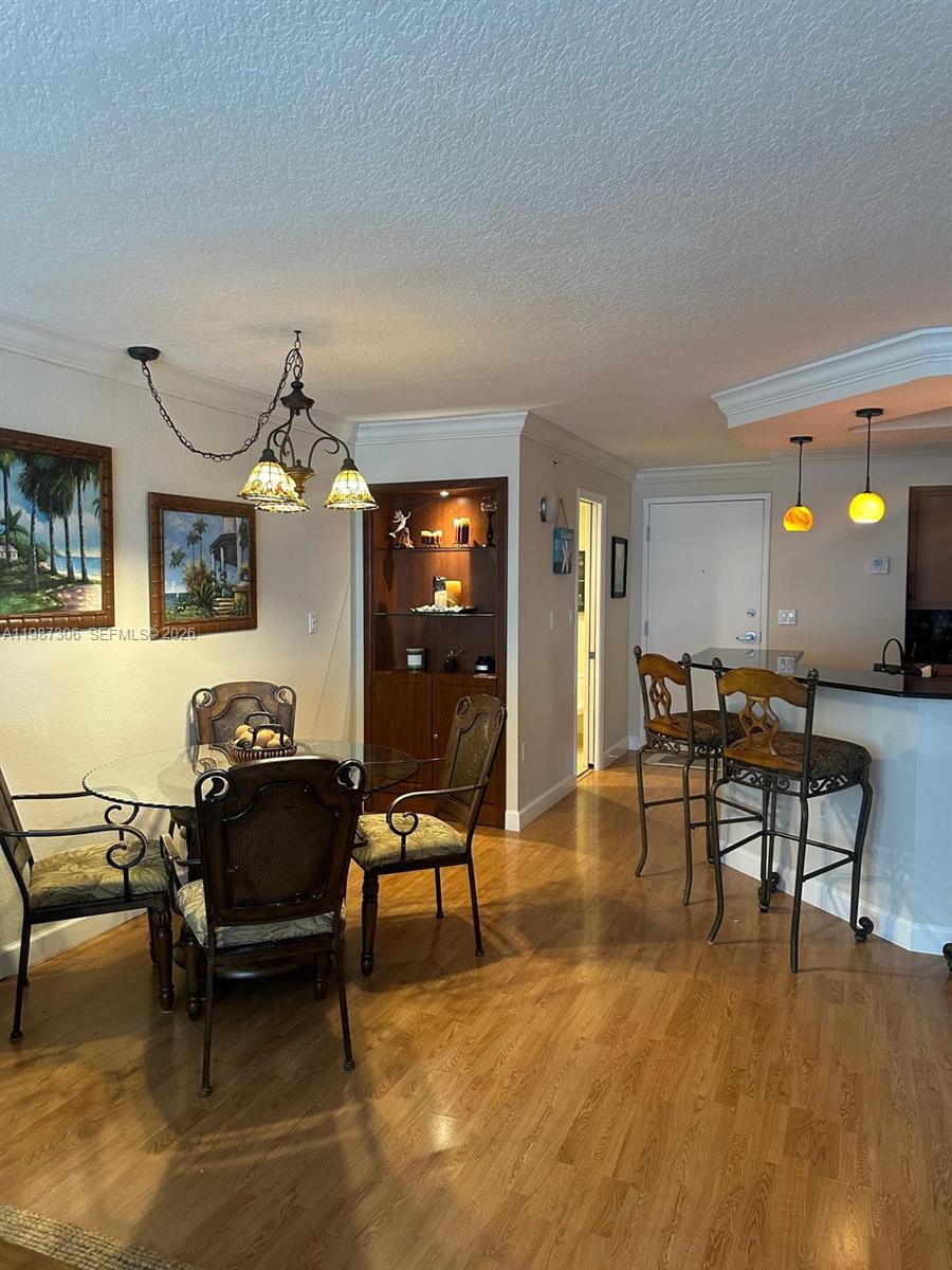 THE COLLINS CONDO - Residential Lease