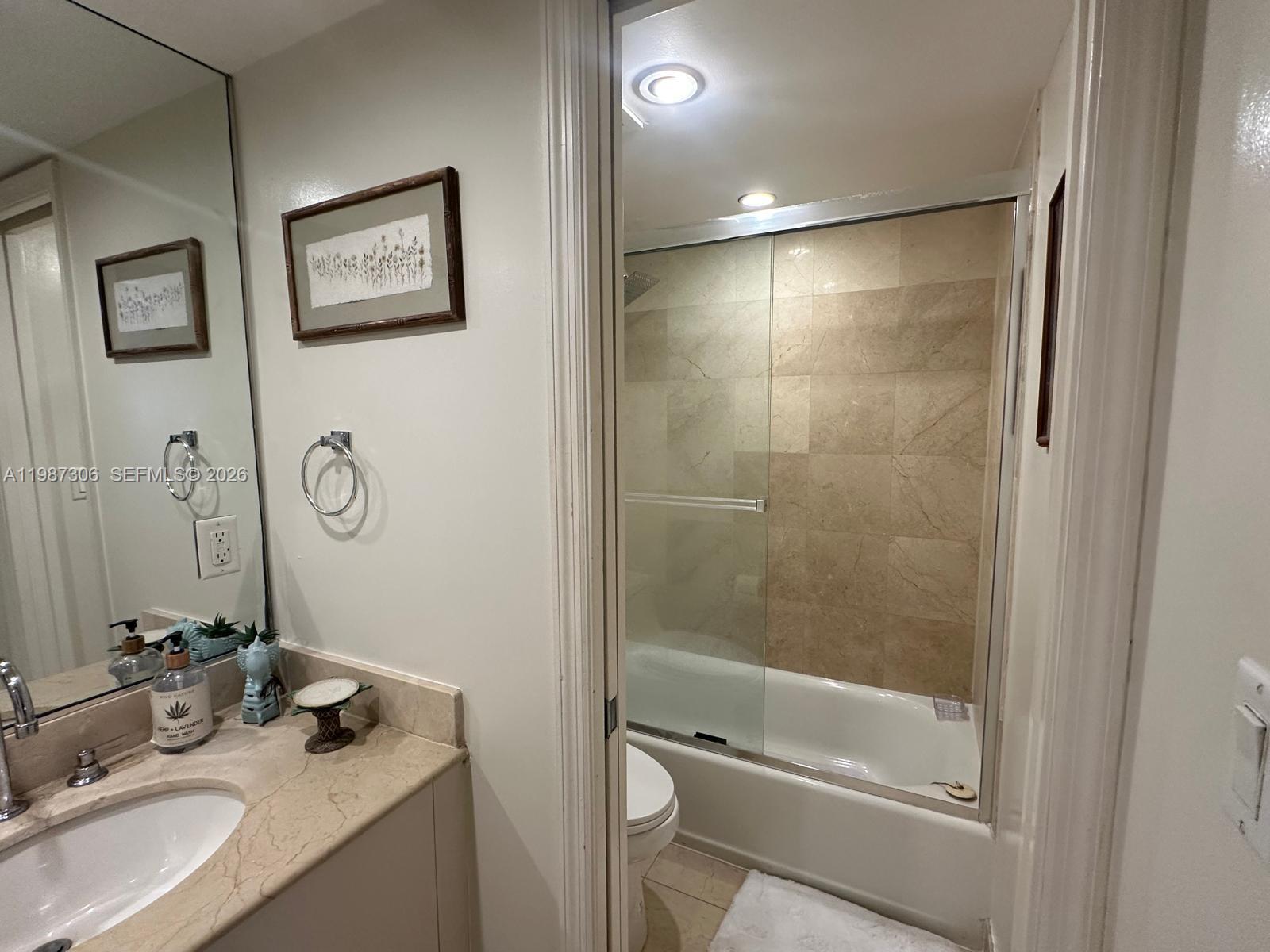 THE COLLINS CONDO - Residential Lease