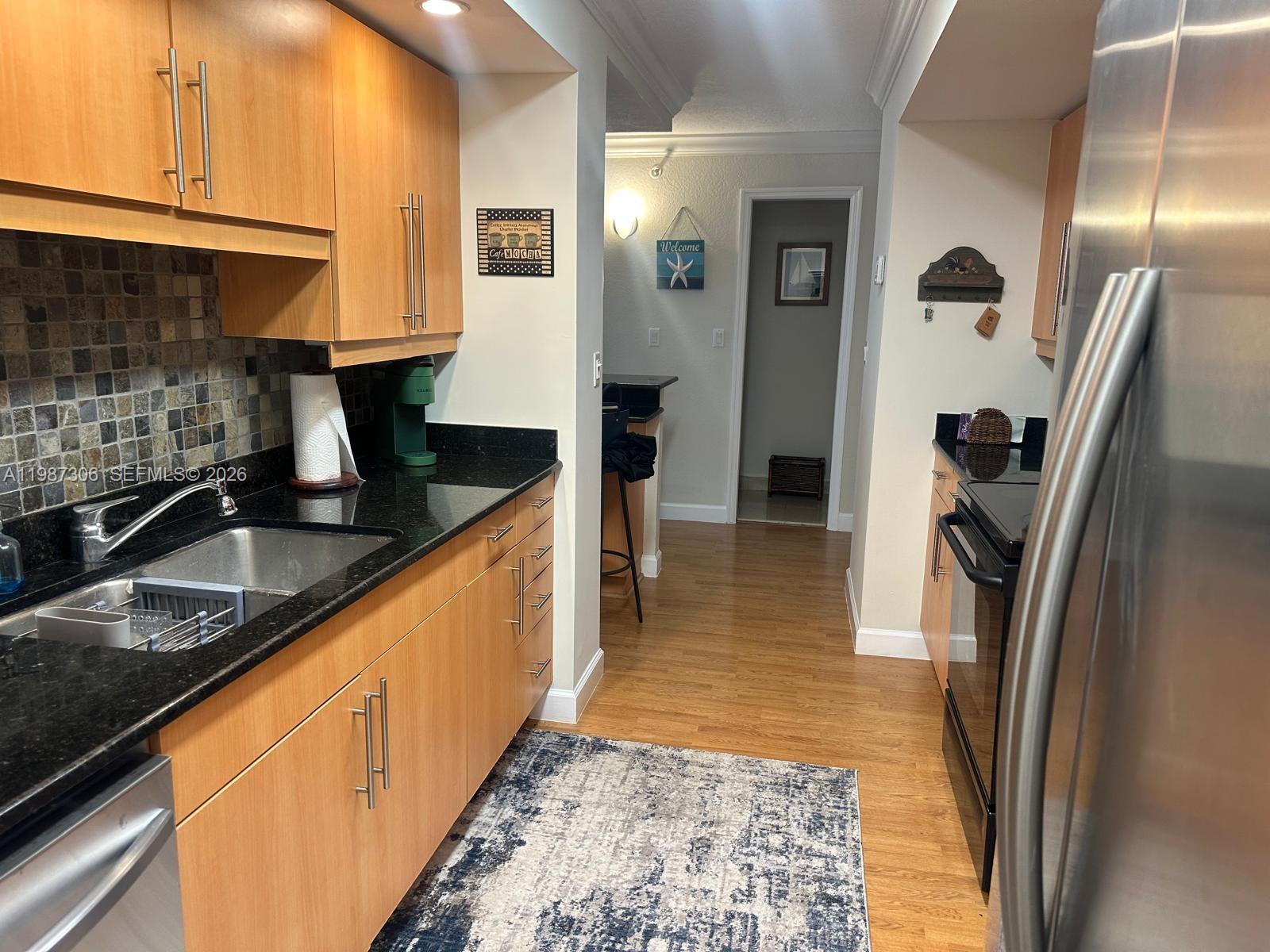 THE COLLINS CONDO - Residential Lease