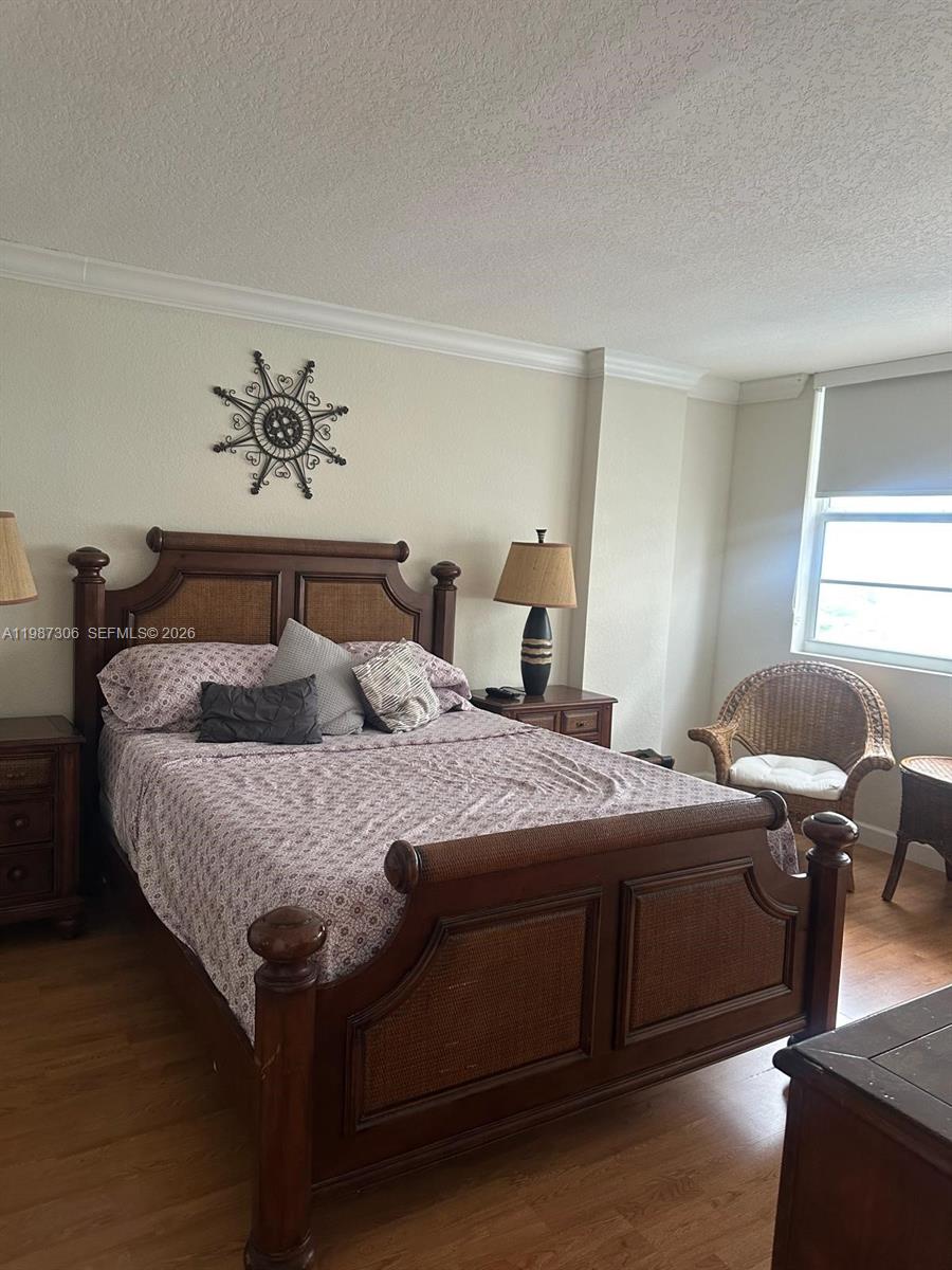 THE COLLINS CONDO - Residential Lease