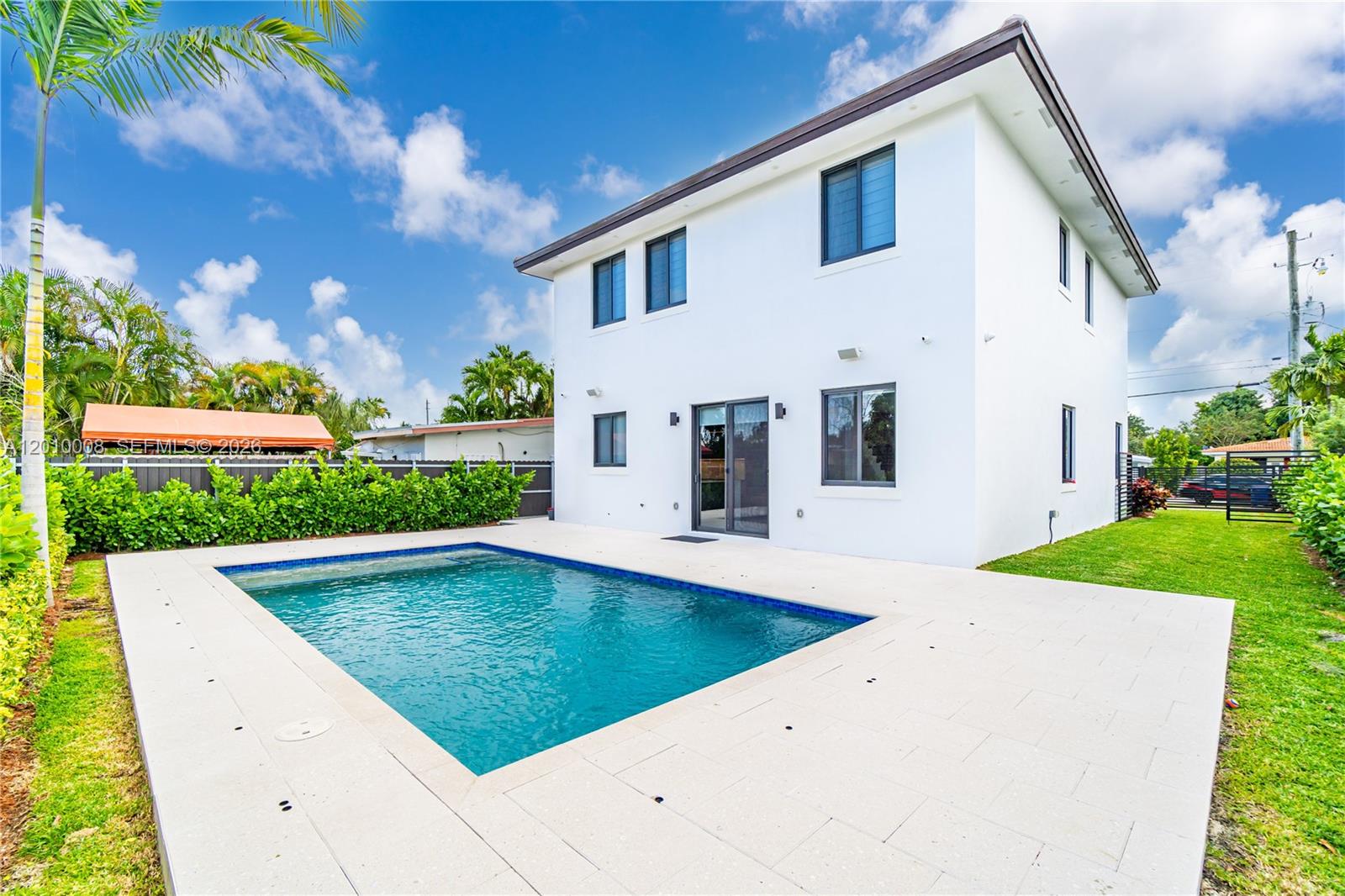 CORAL WAY CENTER AMD - Residential