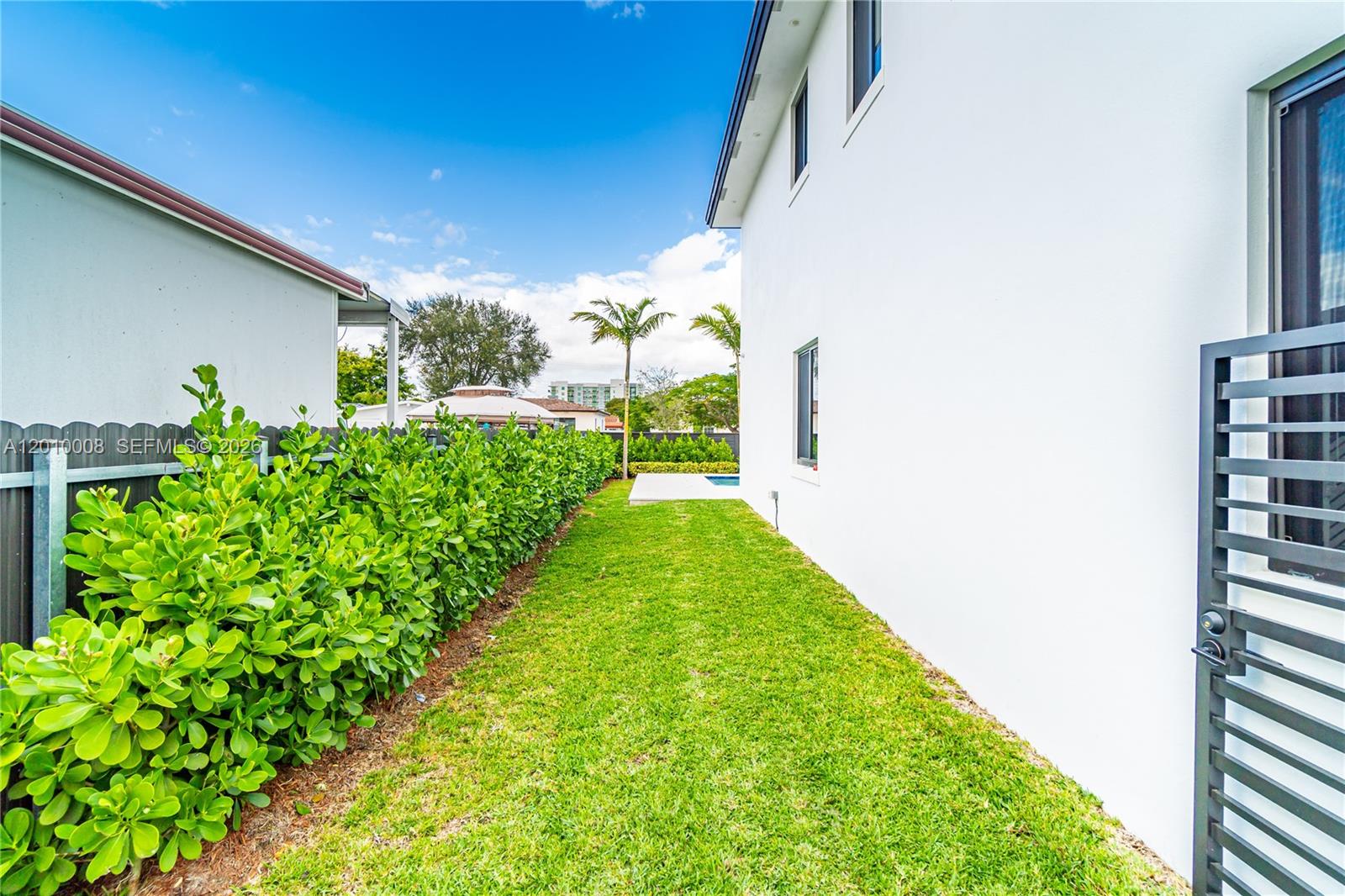CORAL WAY CENTER AMD - Residential