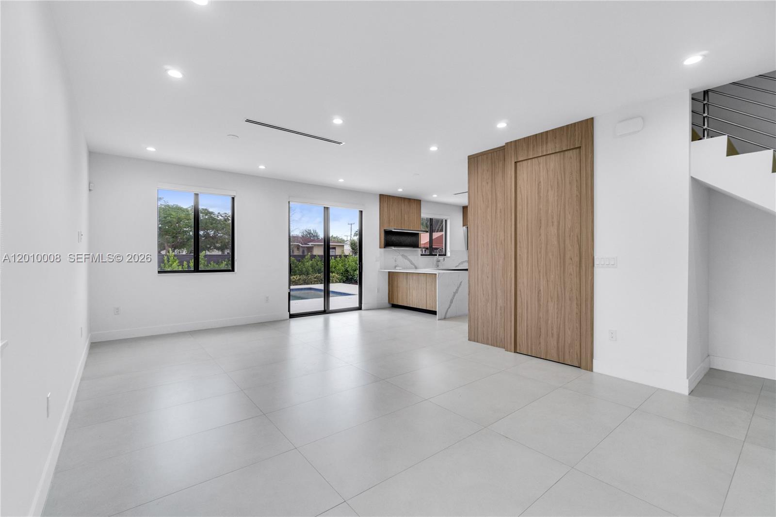 CORAL WAY CENTER AMD - Residential