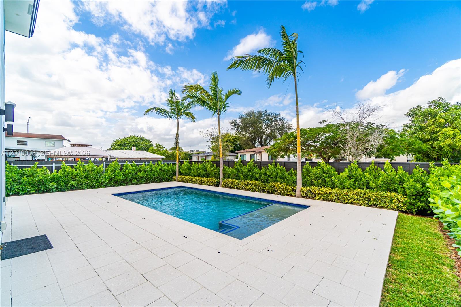 CORAL WAY CENTER AMD - Residential