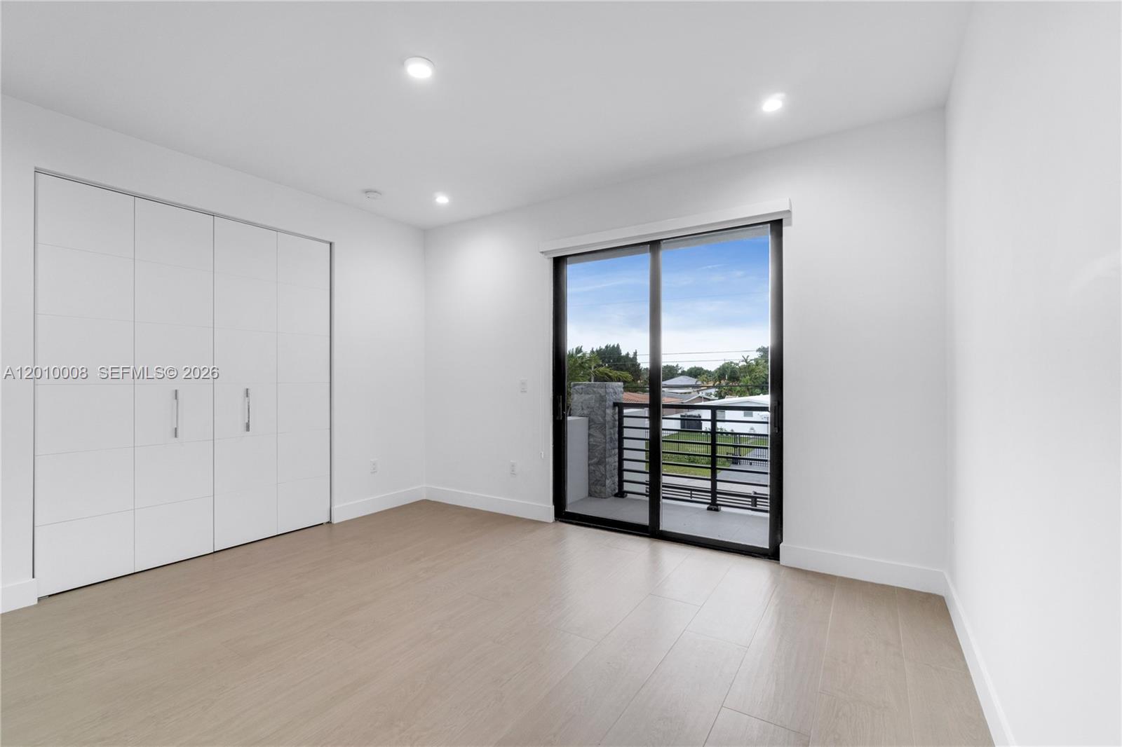 CORAL WAY CENTER AMD - Residential