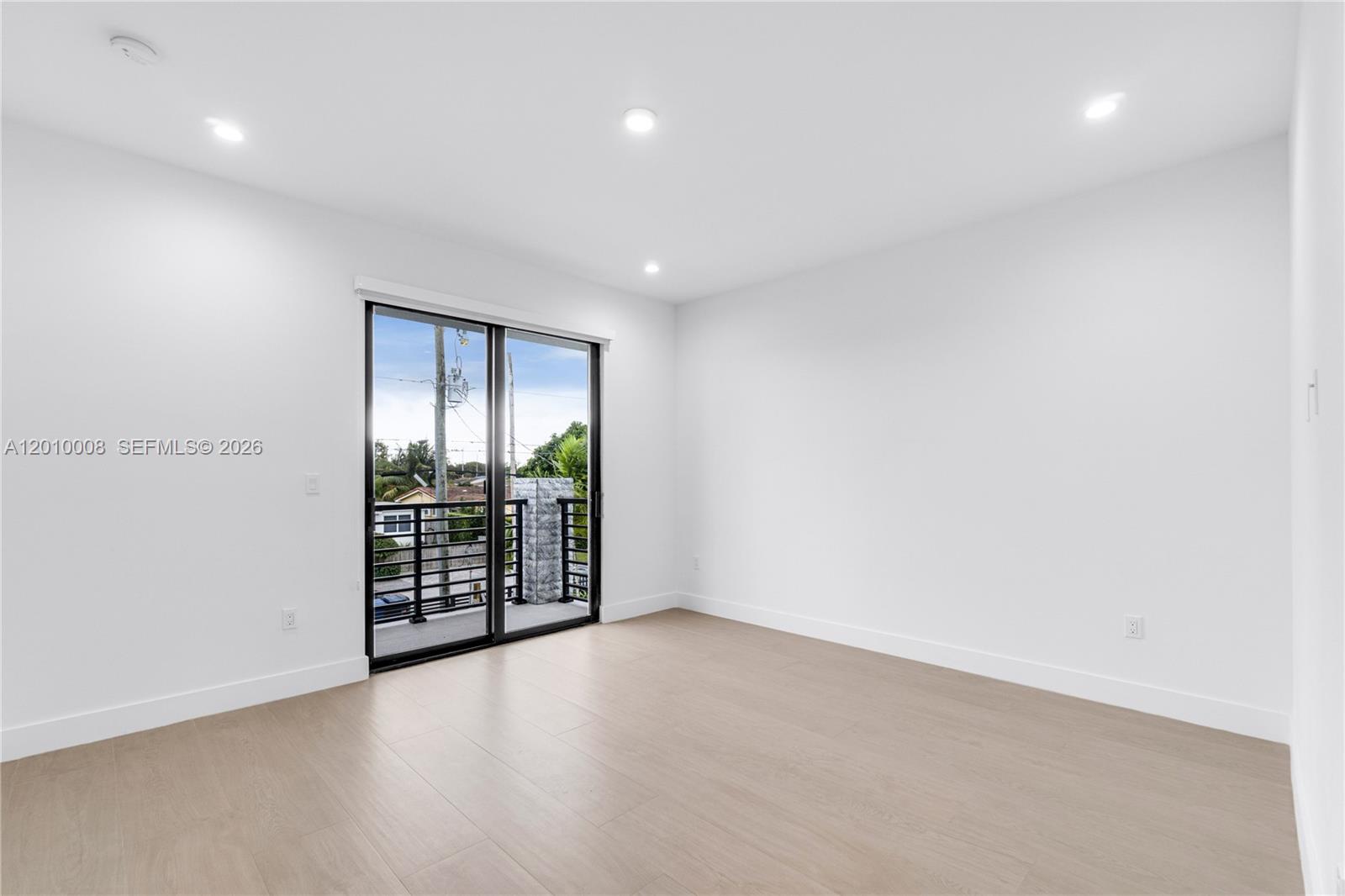 CORAL WAY CENTER AMD - Residential