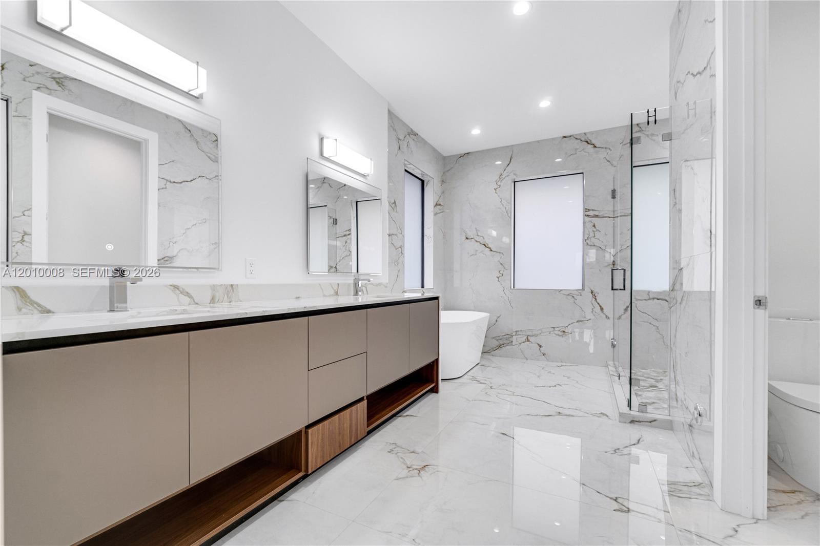 CORAL WAY CENTER AMD - Residential