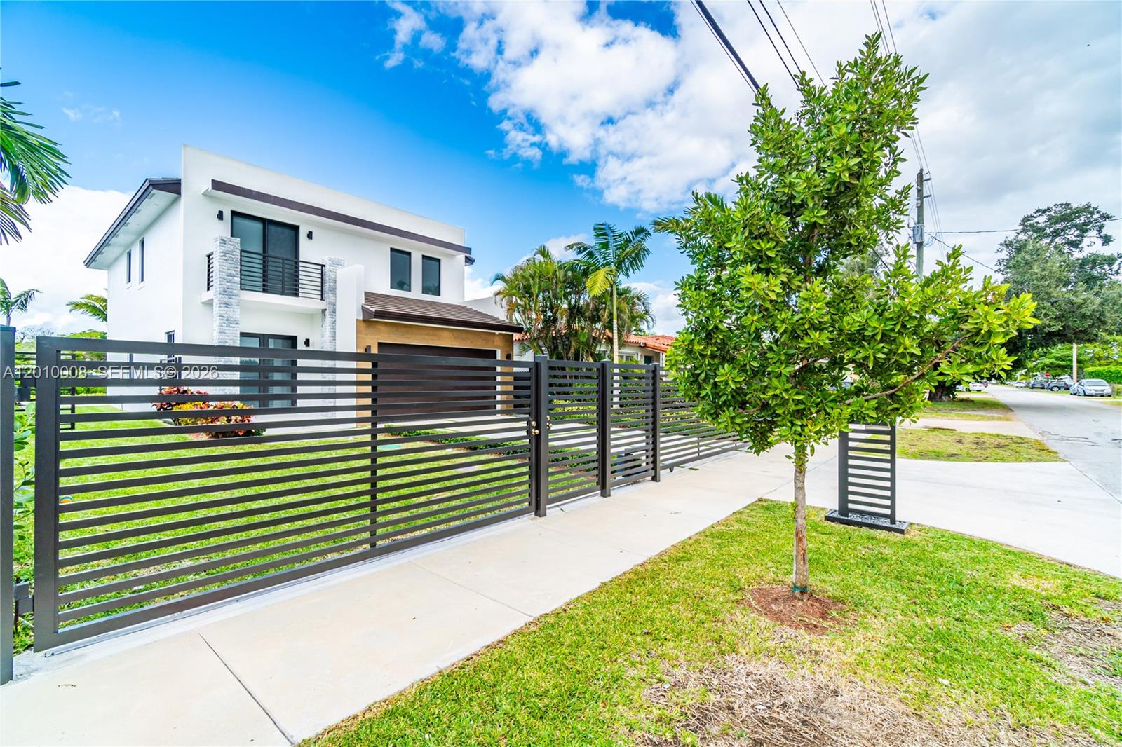 CORAL WAY CENTER AMD - Residential