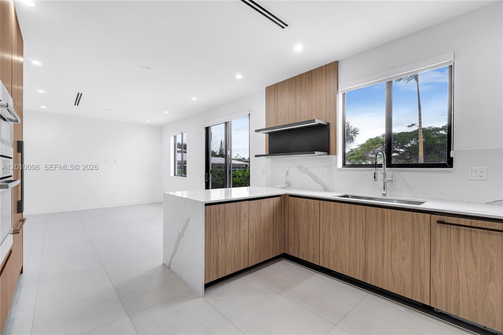 CORAL WAY CENTER AMD - Residential