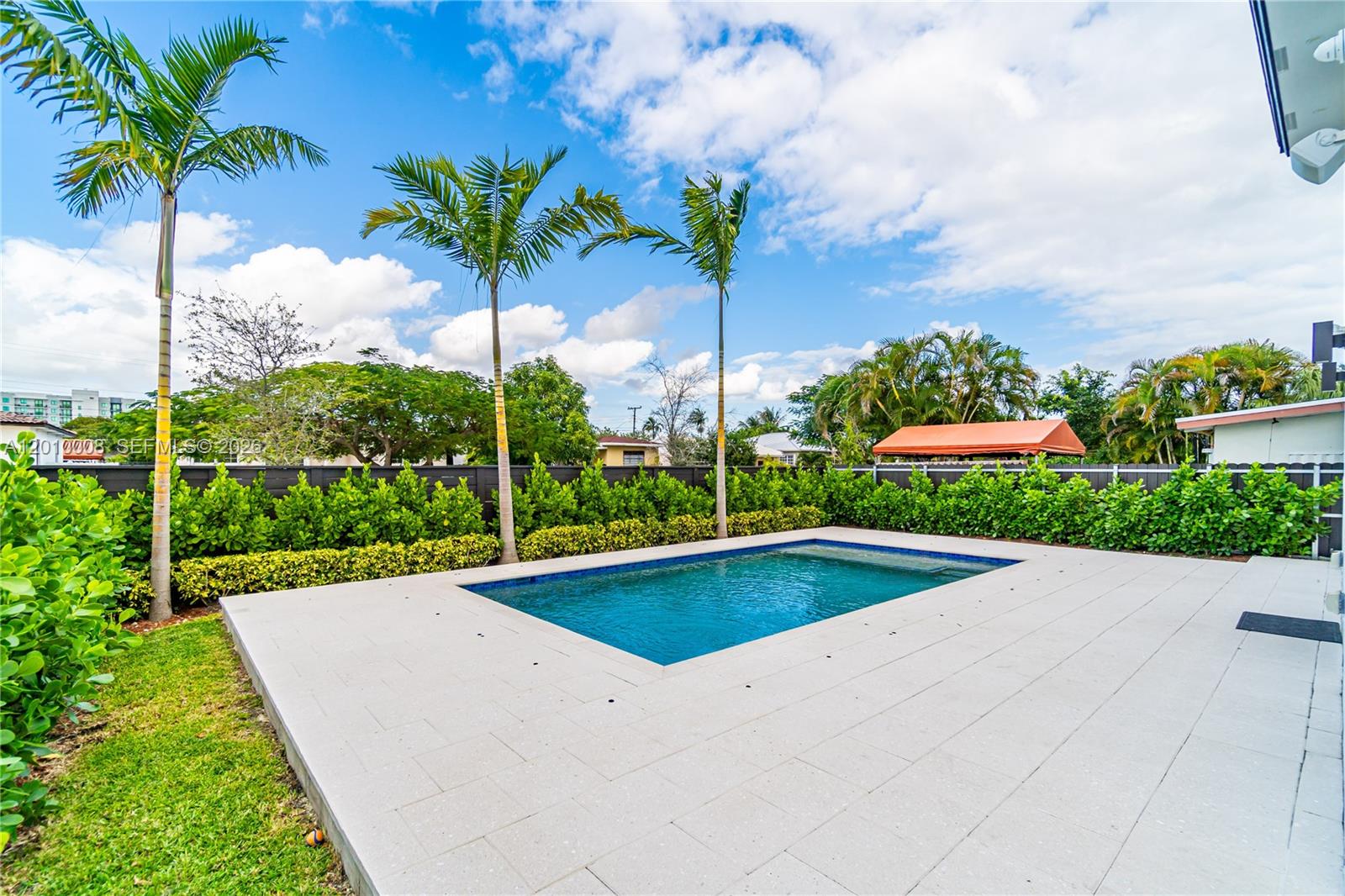 CORAL WAY CENTER AMD - Residential