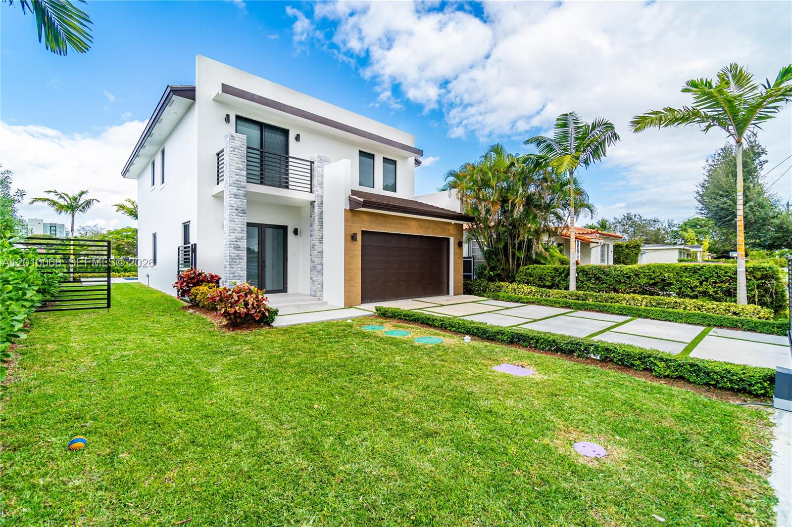 CORAL WAY CENTER AMD - Residential