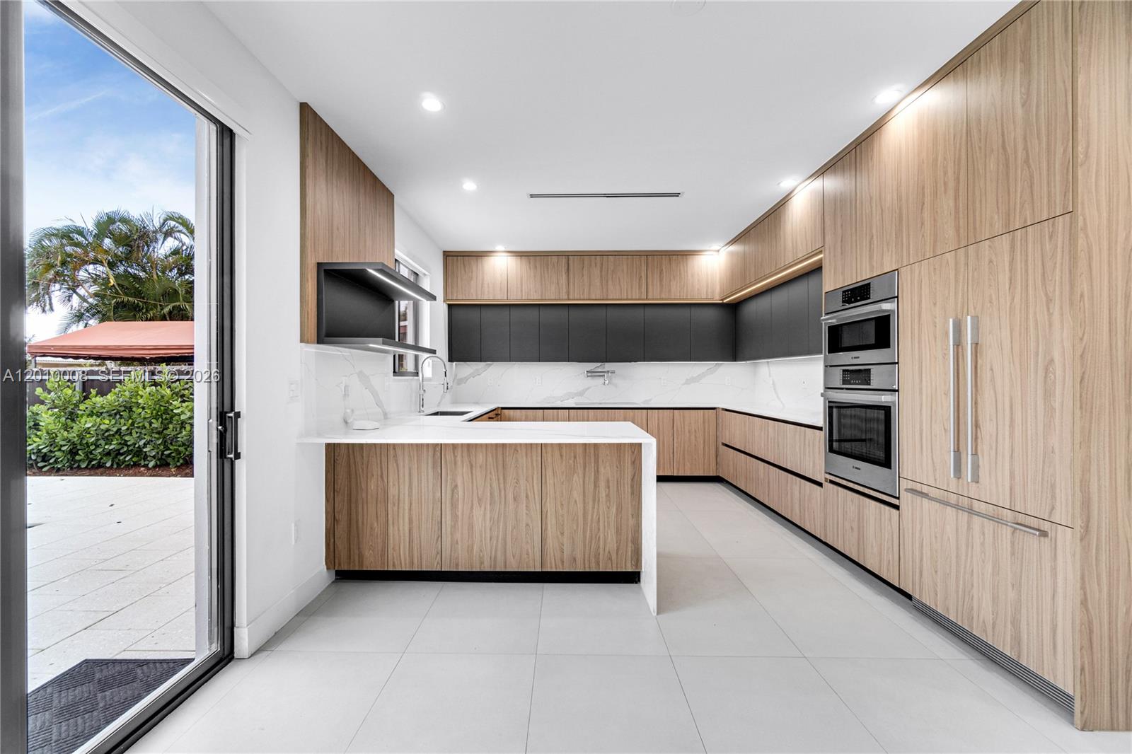 CORAL WAY CENTER AMD - Residential