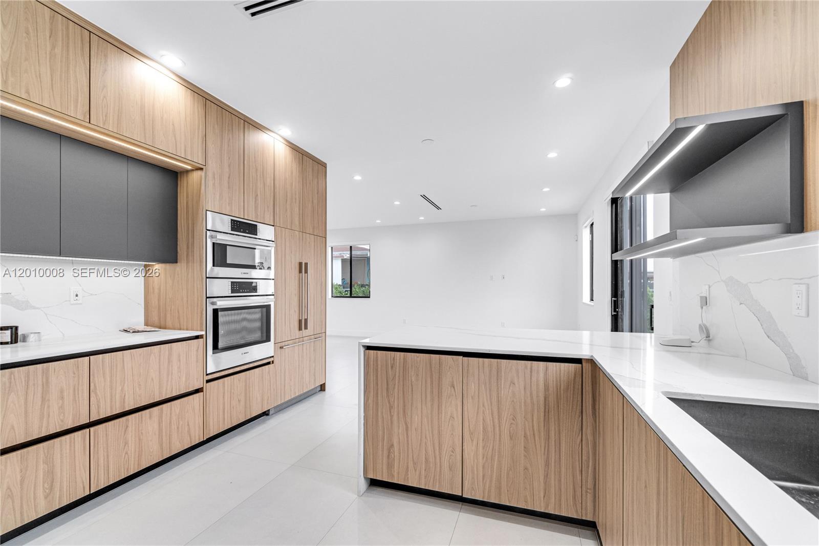 CORAL WAY CENTER AMD - Residential