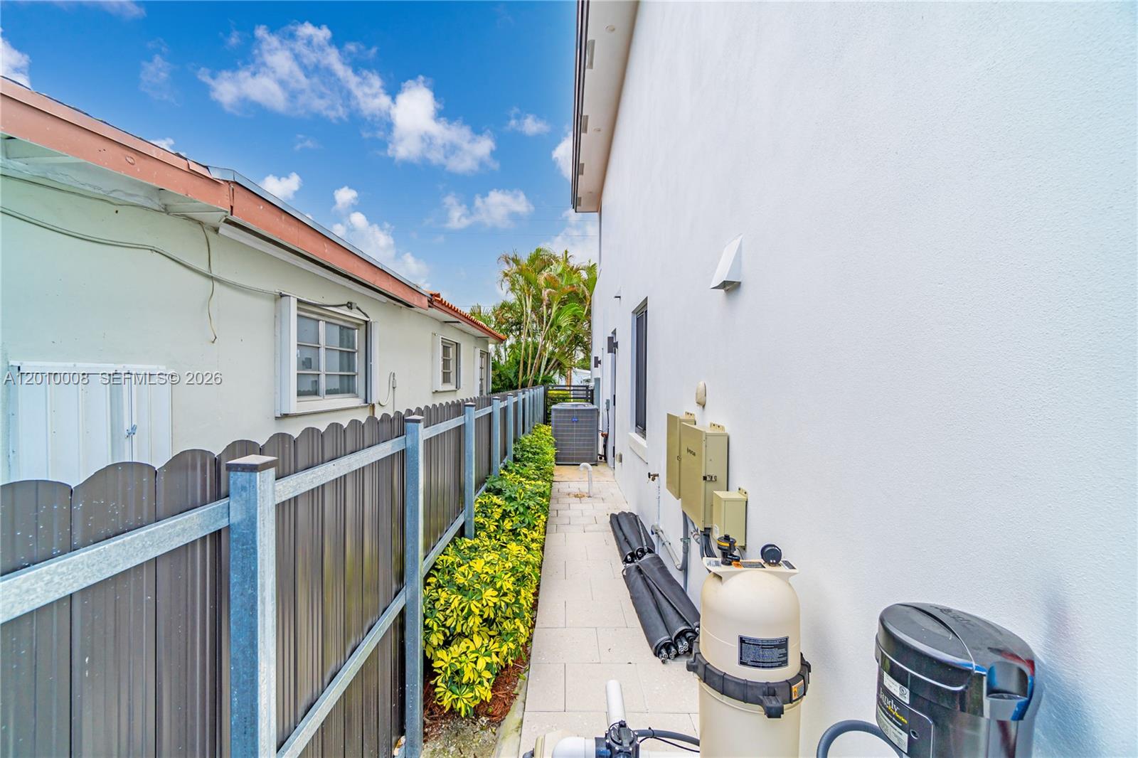 CORAL WAY CENTER AMD - Residential