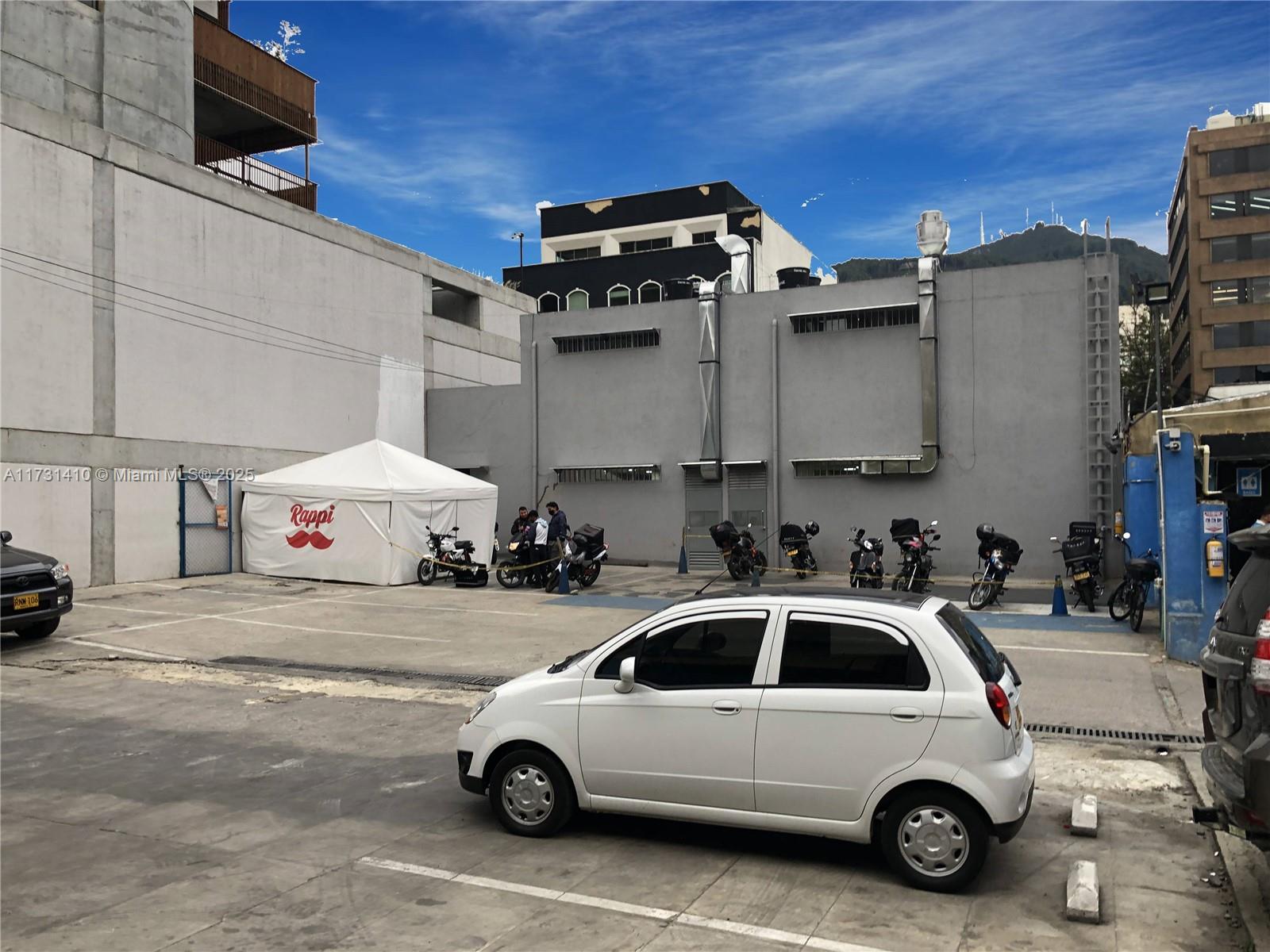 Cra. 12 #93 Bogota, Colombia