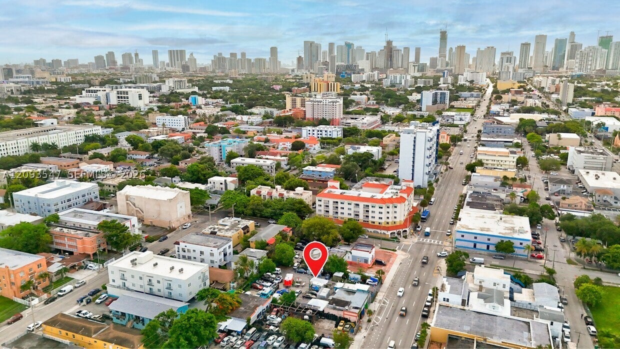 1527 W Flagler St