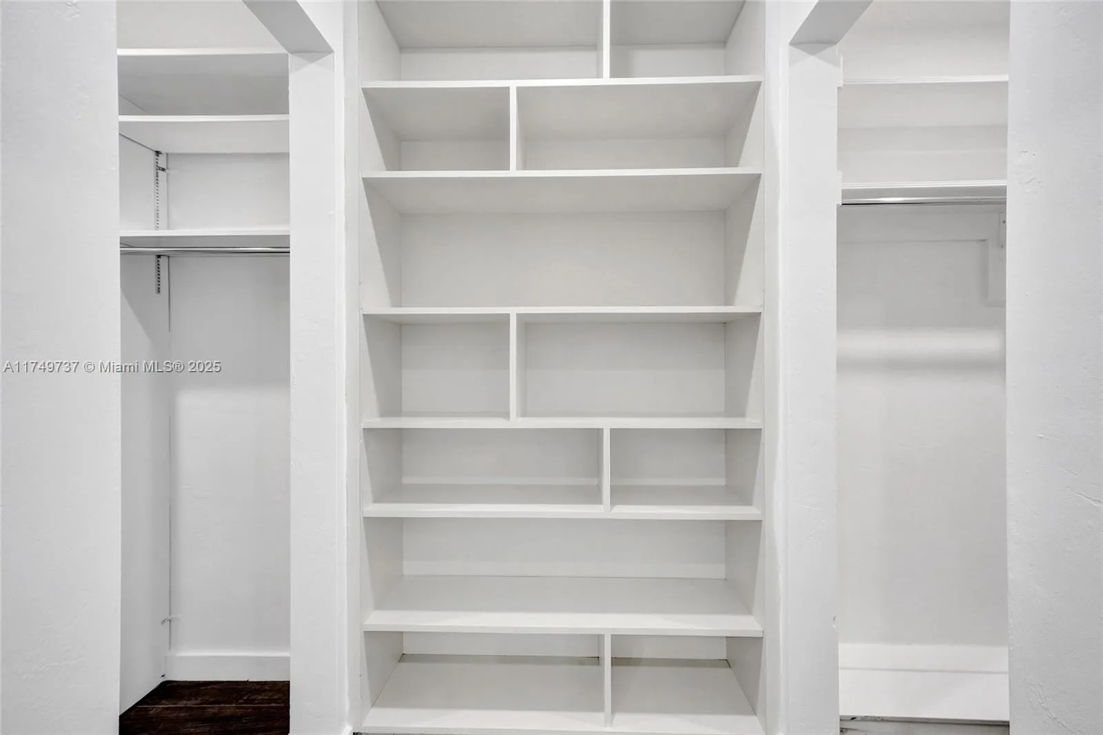 Palmetto Bay, Florida 33157, United States, 4 Bedrooms Bedrooms, ,2 BathroomsBathrooms,Residential,Active,115709