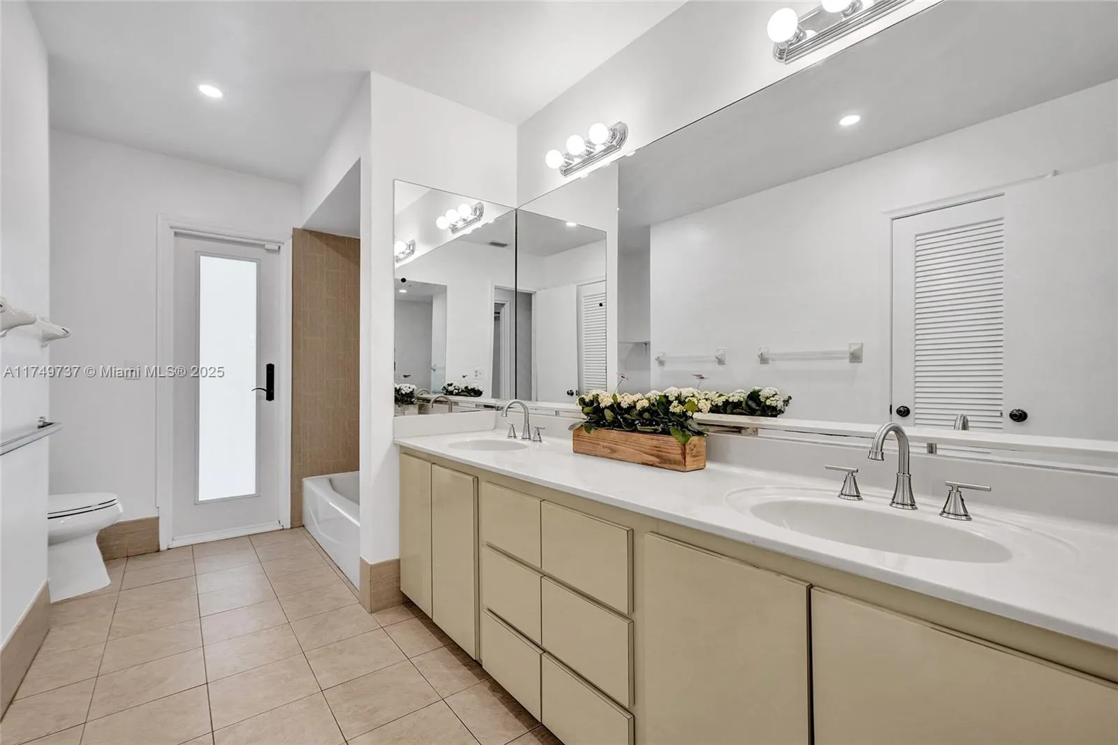 Palmetto Bay, Florida 33157, United States, 4 Bedrooms Bedrooms, ,2 BathroomsBathrooms,Residential,Active,115709