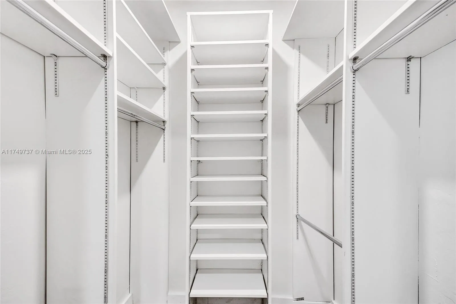 Palmetto Bay, Florida 33157, United States, 4 Bedrooms Bedrooms, ,2 BathroomsBathrooms,Residential,Active,115709