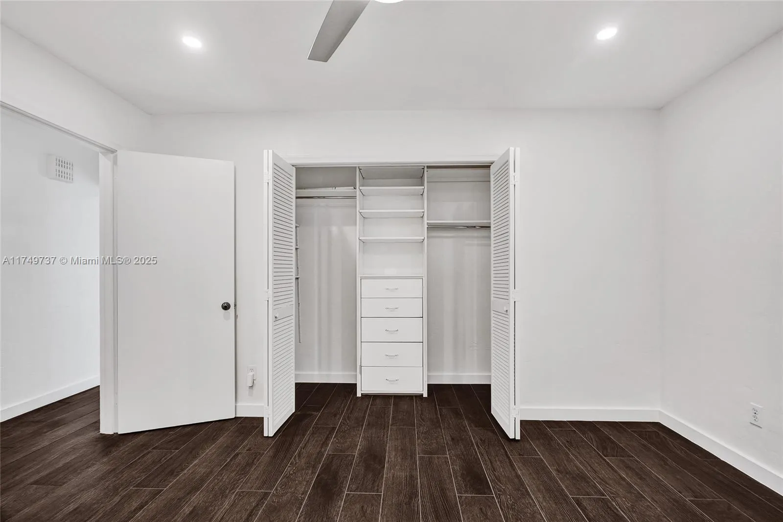 Palmetto Bay, Florida 33157, United States, 4 Bedrooms Bedrooms, ,2 BathroomsBathrooms,Residential,Active,115709