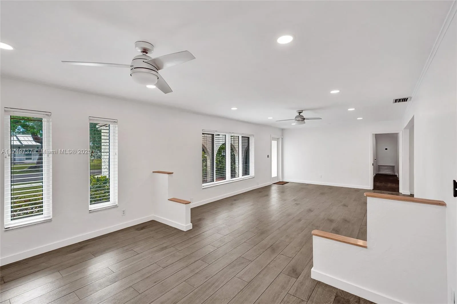 Palmetto Bay, Florida 33157, United States, 4 Bedrooms Bedrooms, ,2 BathroomsBathrooms,Residential,Active,115709