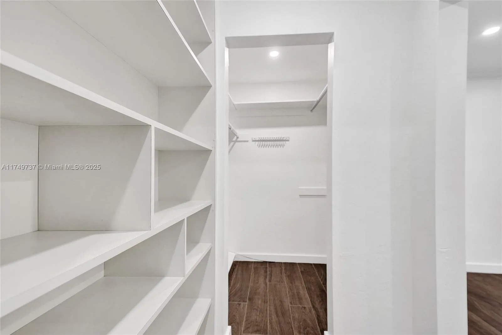 Palmetto Bay, Florida 33157, United States, 4 Bedrooms Bedrooms, ,2 BathroomsBathrooms,Residential,Active,115709