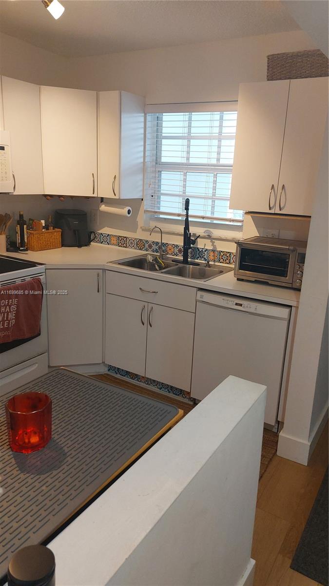 FRENCH VILLAS CONDO - Residential