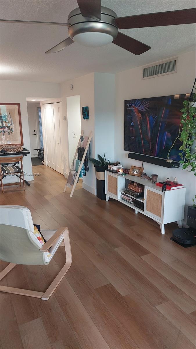 FRENCH VILLAS CONDO - Residential